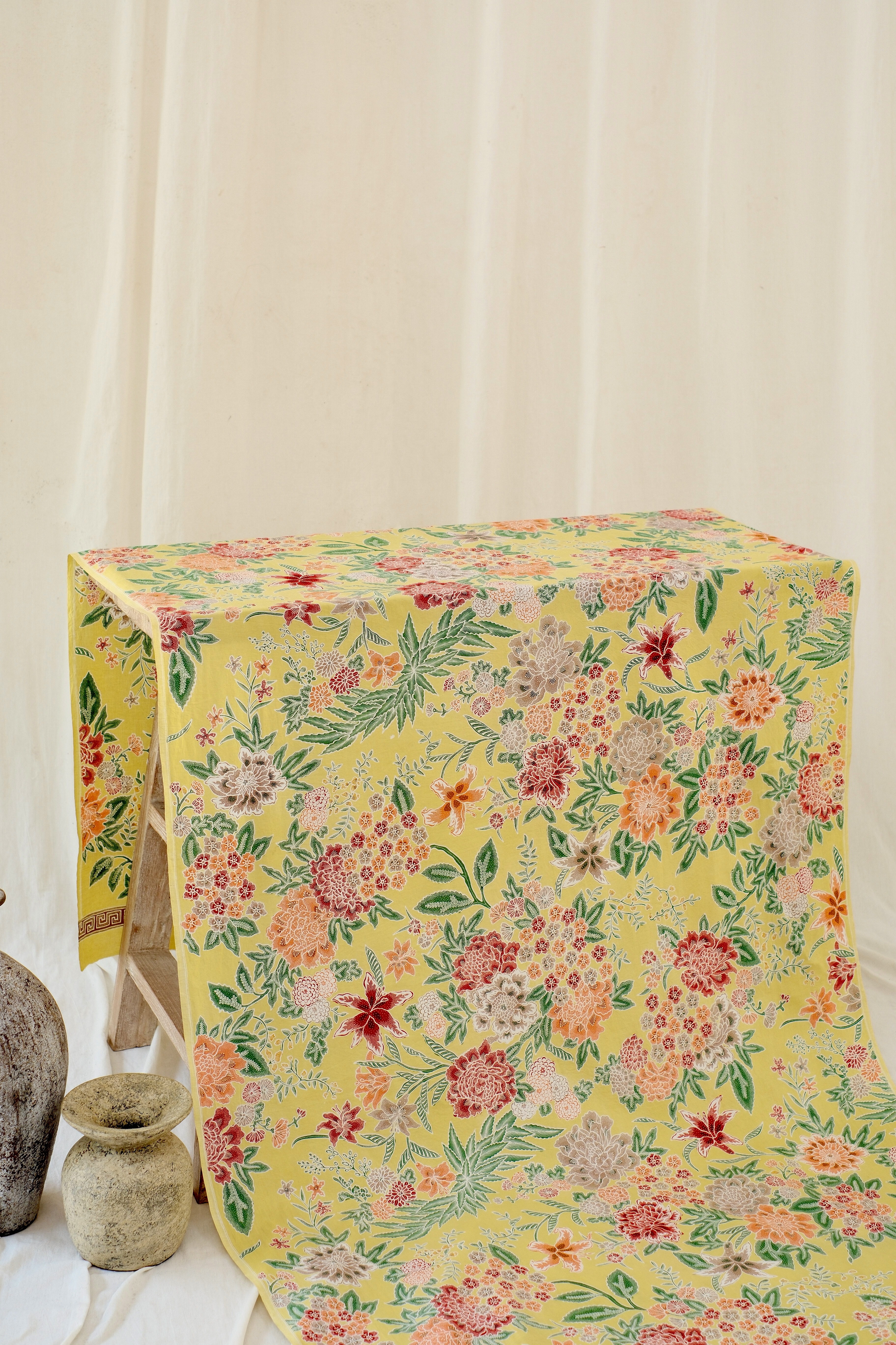 Batik Tulis Kain Kuning